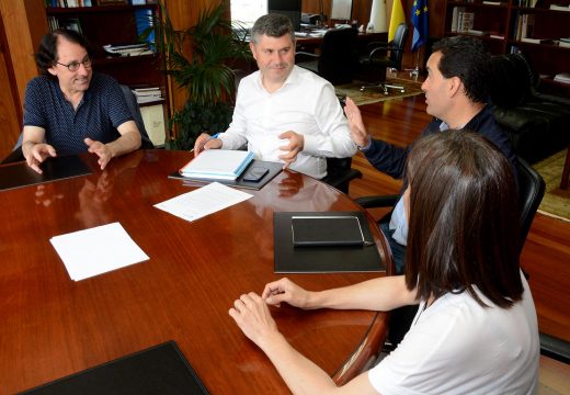 O delegado territorial da Xunta na Coruña recibiu ao novo equipo directivo da Federación Unión Comercio Coruñesa